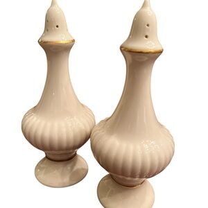 Lenox Salt & Pepper Set - Essex Collection